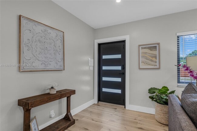 Foto del edificio - 1204 NE 7th St