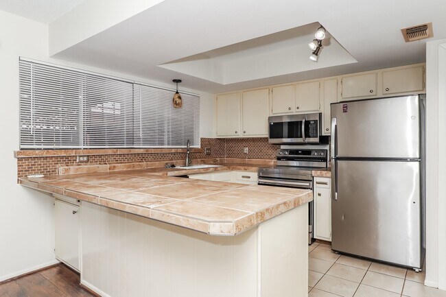 Foto del edificio - $250 OFF first months rent!!! 3 bedroom 2....