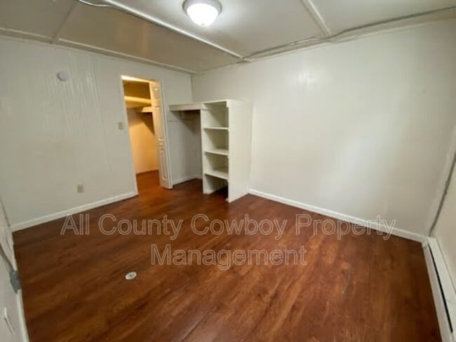 Foto del edificio - 566 N 9th St