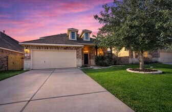 Building Photo - 8311 Bay Oaks Dr
