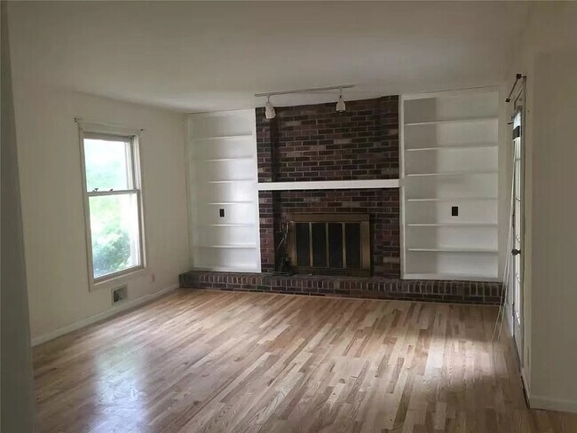 Building Photo - 21 Bay Colony Dr