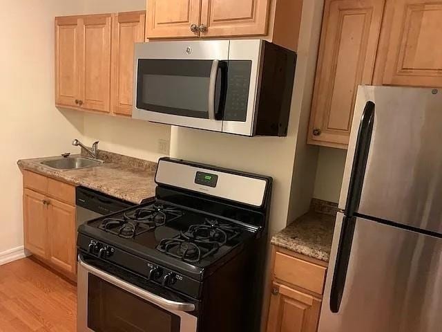 Building Photo - 363 5th St