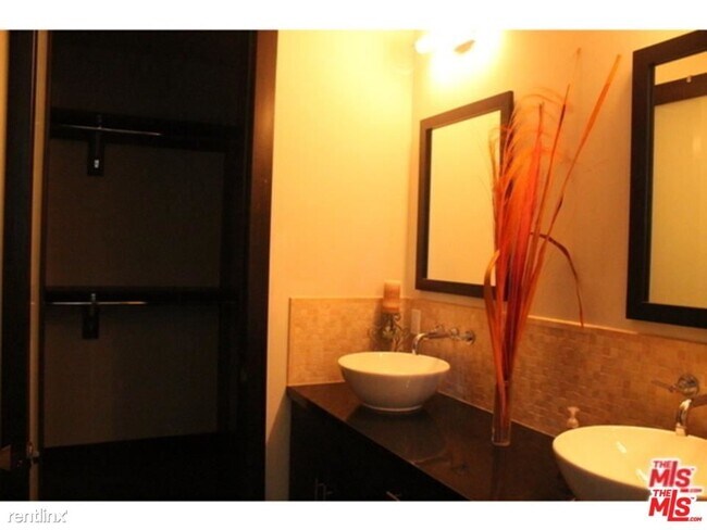 Building Photo - 2 br, 2 bath Condo - 655 S Hope St Unit 905