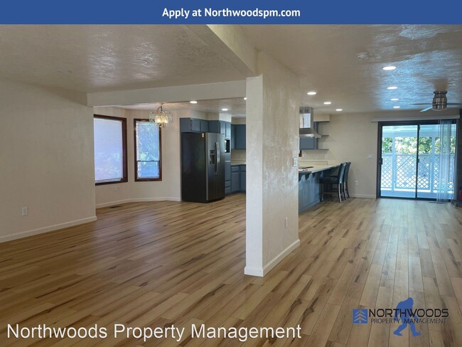 Foto del edificio - 4 br, 2.5 bath House - 938 Aspen Street