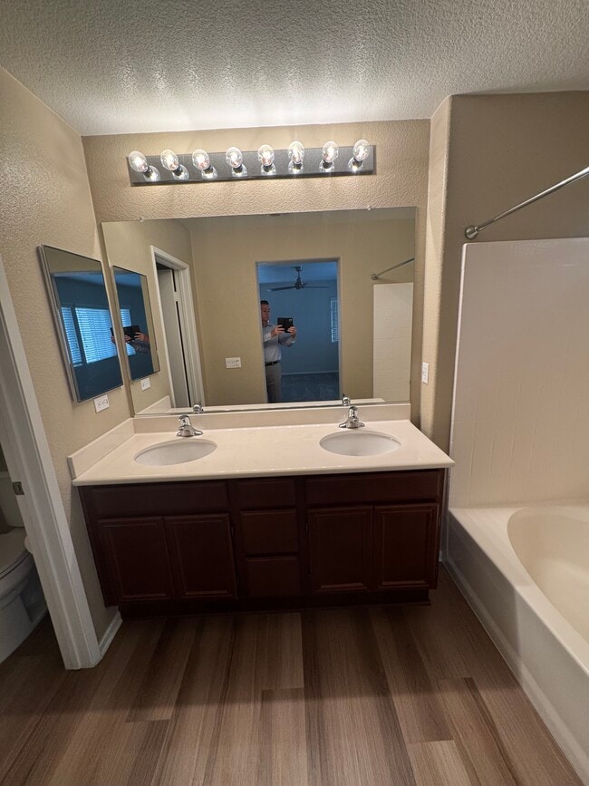 Foto del edificio - 642 W Brewer Rd