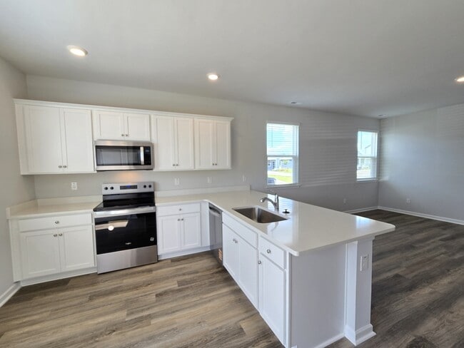 Building Photo - 77 Bonaparte St