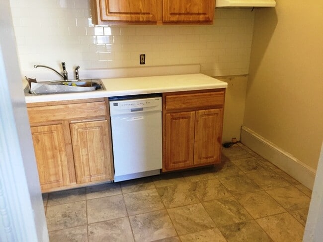 Building Photo - 471 Commonwealth Ave