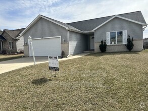 Building Photo - 8531 Forsythia Ct
