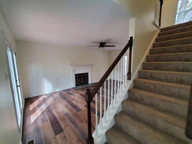 Building Photo - Chesterfield, Total Electric, 3 Bedroom, 2...