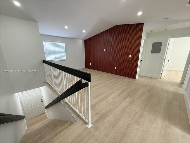 Foto del edificio - 3252 W 70th St