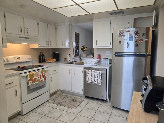 Building Photo - 7664 NW 18th St