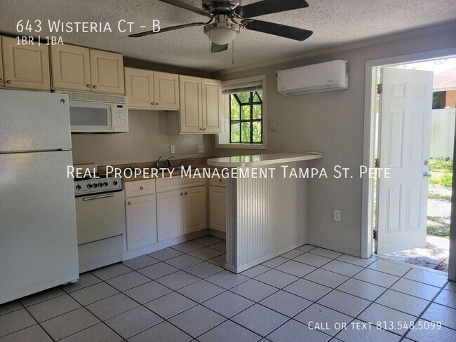 Foto del edificio - 643 Wisteria Ct