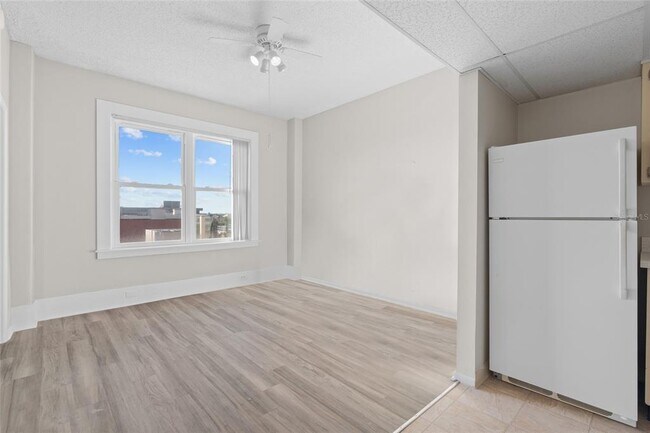 Foto del edificio - 411 1st Ave N