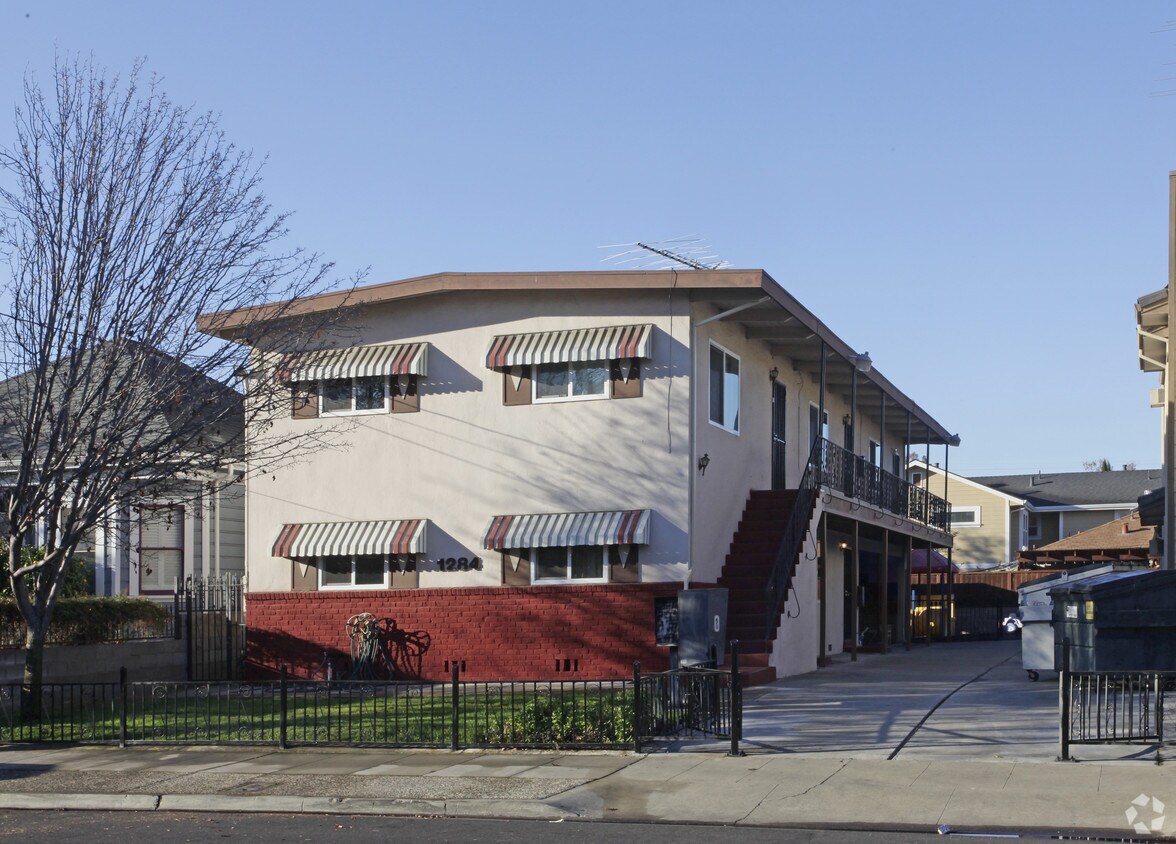 Primary Photo - 1294 Jackson St
