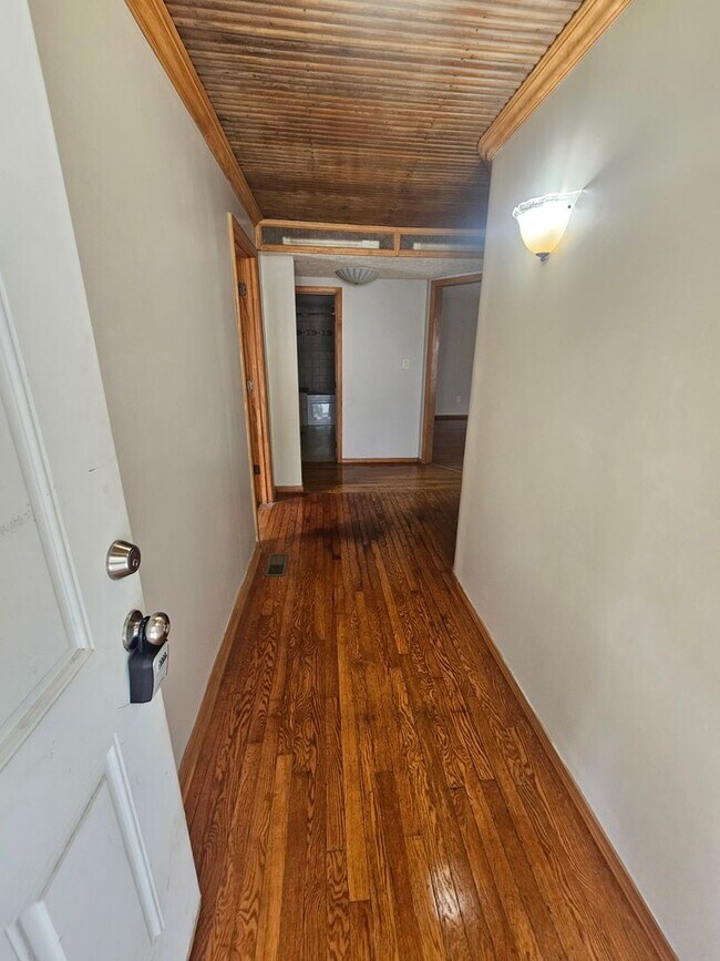 Foto del edificio - 3 bedroom | 1 Bathroom Home | Pets Welcome!