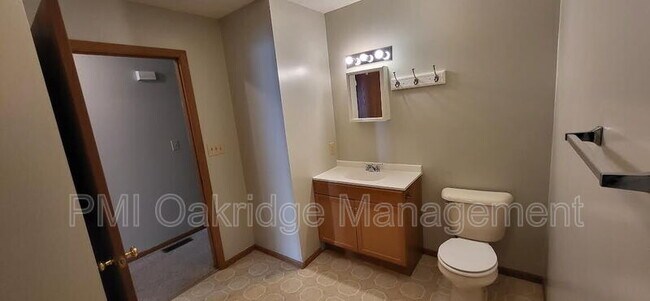 Foto del edificio - 765 Campbell Rd