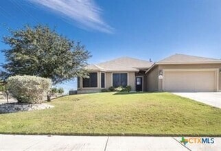Building Photo - 2011 Sungate Dr
