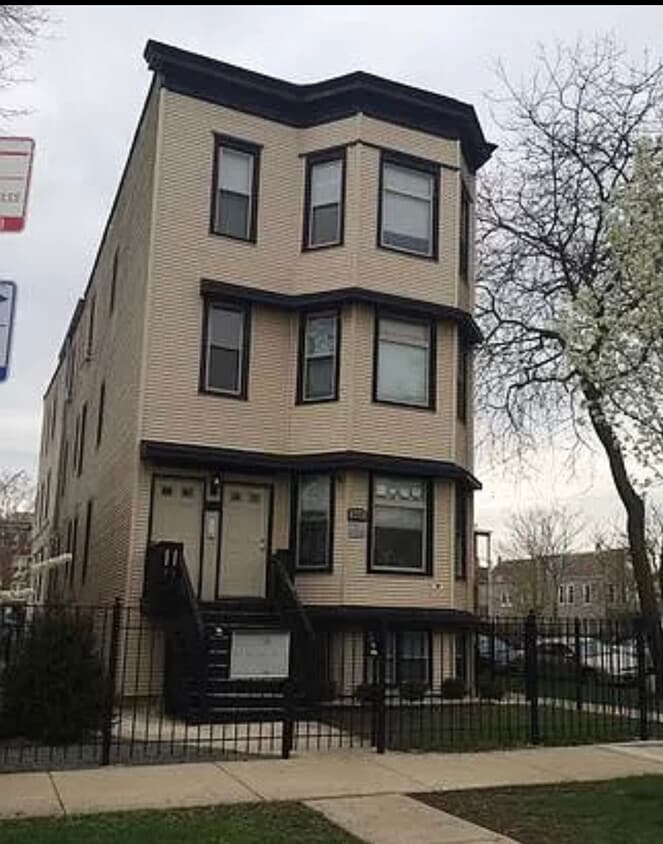 Building Photo - 3422 W McLean Ave
