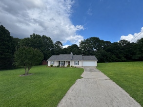 Building Photo - 2237 Ross Ln