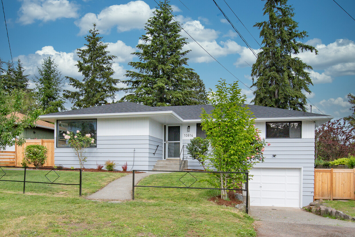 Foto principal - 10814 32nd Ave SW