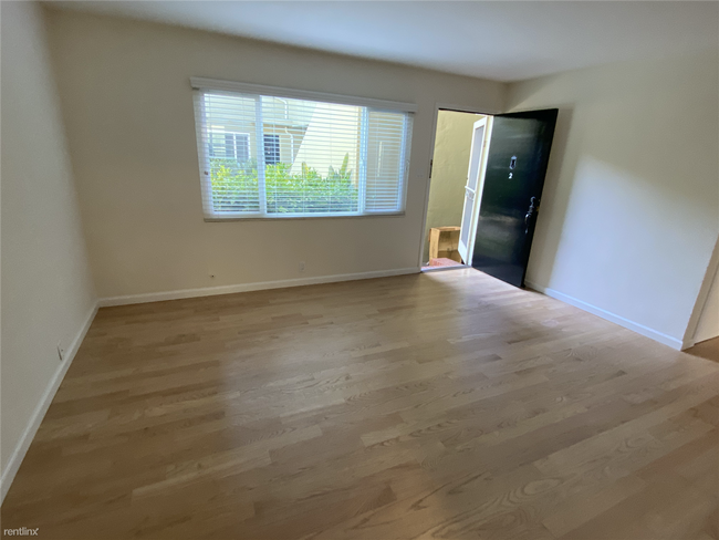 Building Photo - 1 br, 1 bath  - 440 Ravenswood Ave Apt 2