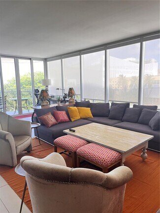 Building Photo - 2155 Washington Ct