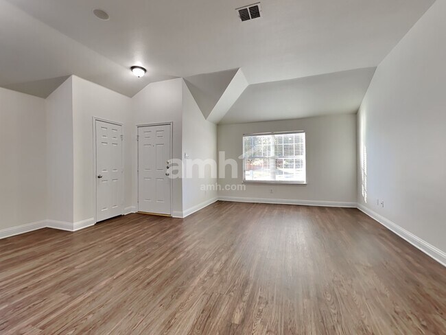 Building Photo - 11600 Turkey Creek Drive
