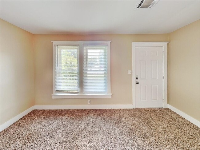 Foto del edificio - 2497 Lakewood Ave SW