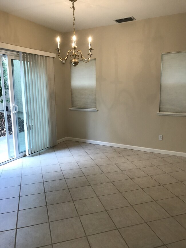 Foto del edificio - 2042 Rummel Ct