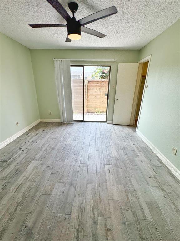 Foto del edificio - 8549 Sands Point Dr