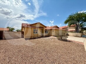 Building Photo - 7634 S Wildberry Ave