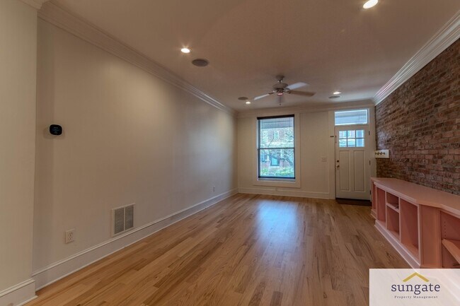Building Photo - 1359 Weldon Ave
