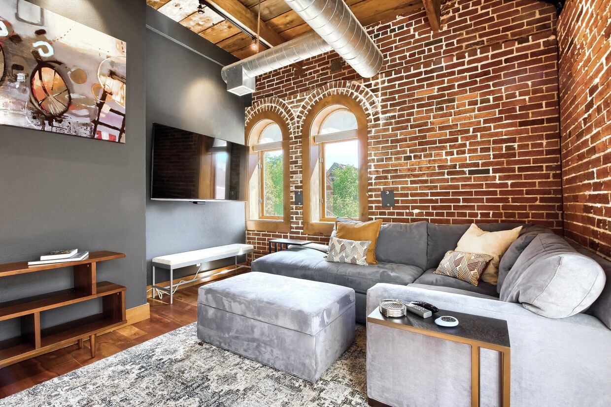 Sala de estar - 1465 S Pearl St