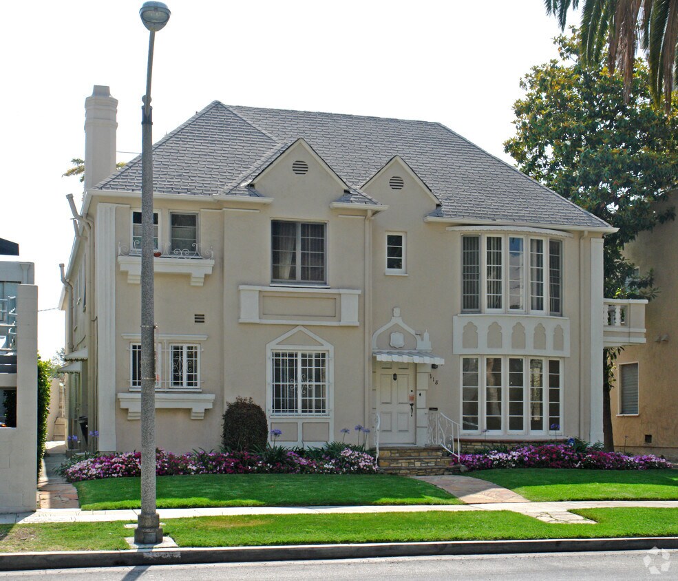 Foto del edificio - 118 S San Vicente Blvd