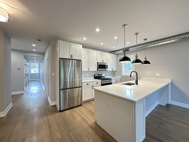 Foto del edificio - 2641 W Carmen Ave