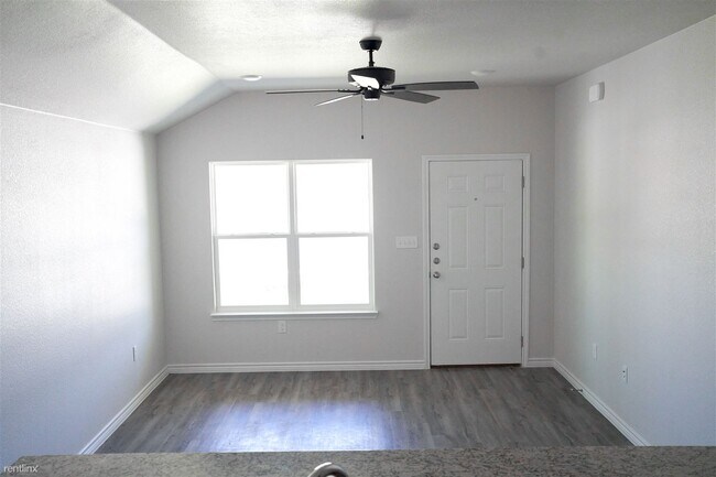Building Photo - 3 br, 2 bath Duplex - 201 Appalachian Trl B