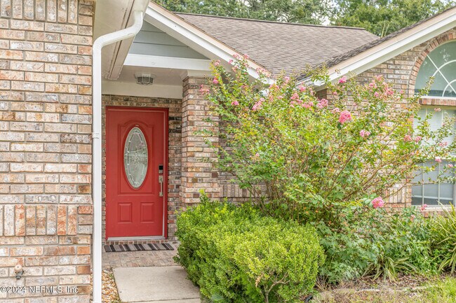 Building Photo - 8621 Goodbys Trace Dr