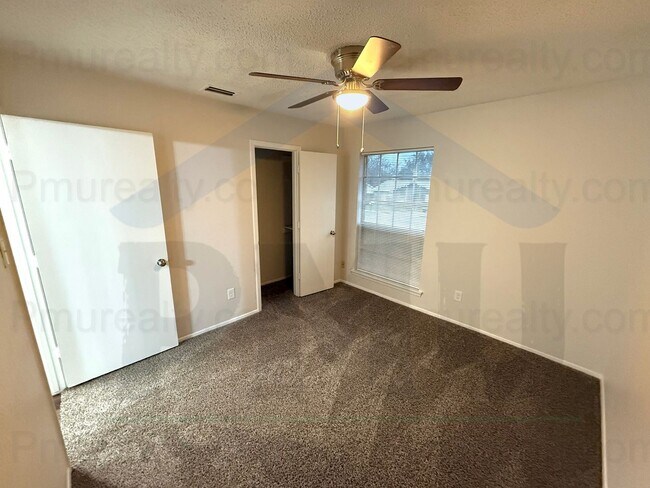 Foto del edificio - AVAILABLE NOW!!! Charming 3-bedroom, 1.5-bathroom house in Cedar Hill