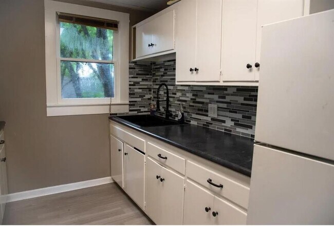 Foto del edificio - 406 W Sidnor St