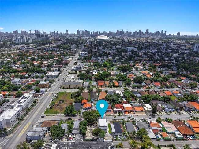 Foto del edificio - 600 NW 25th Ct