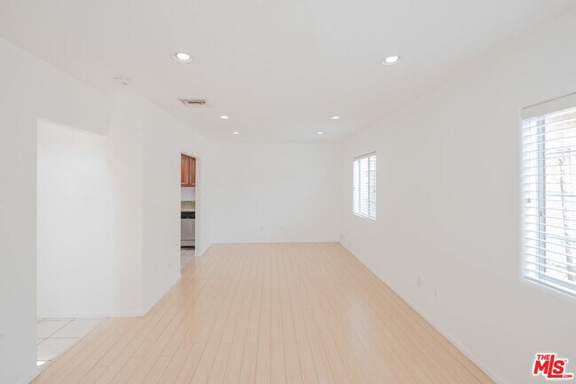 Foto del edificio - 341 Newland St