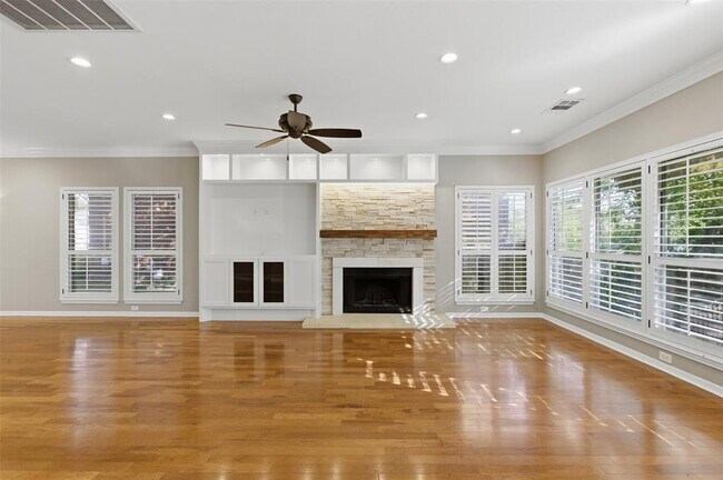 Building Photo - 5813 Miramonte Dr