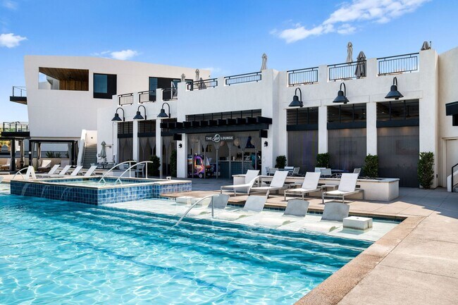 Foto del edificio - 3 Bedroom Townhome in Desert Color