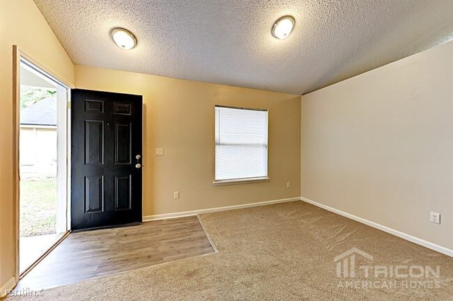 Building Photo - 2725 Acorn Park Dr N