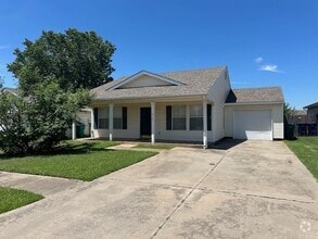 Building Photo - 917 Periwinkle Dr