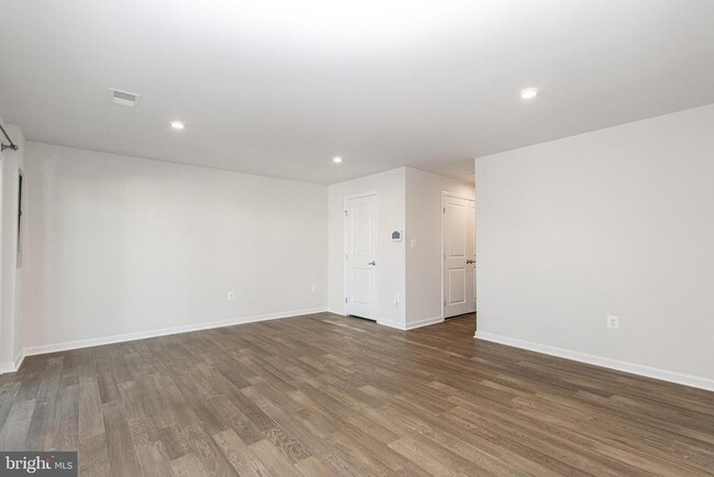 Building Photo - 8611 Upton Ln