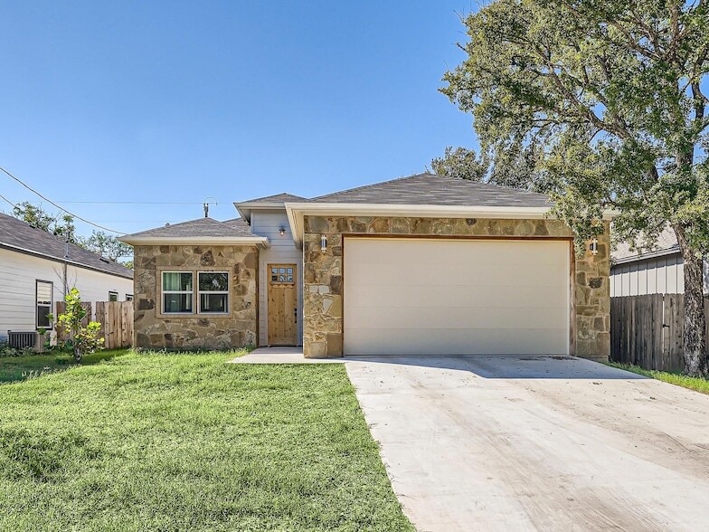 Primary Photo - 644 Cypress Ln