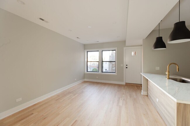 Foto del edificio - 2112 N Campbell Ave