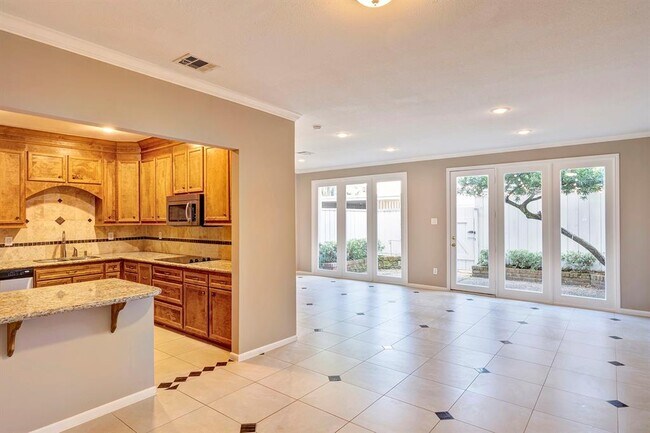 Foto del edificio - 5822 Lynbrook Dr