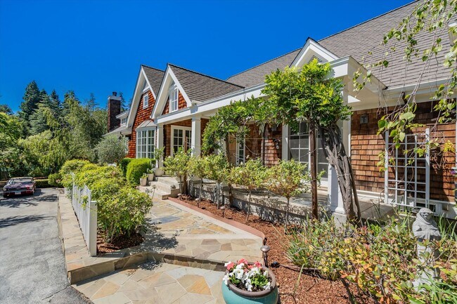 Building Photo - Stunning Los Altos Hills Estate